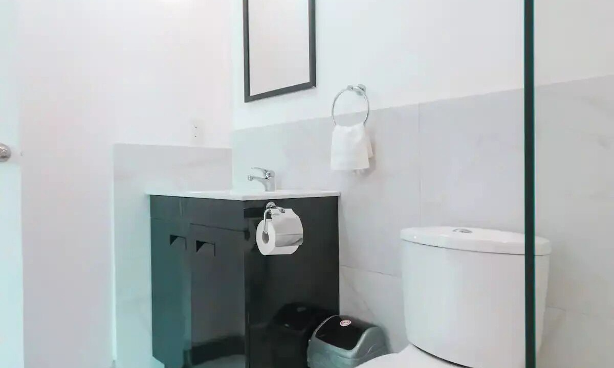 Photo of Bathroom in Venetian Road Settlement