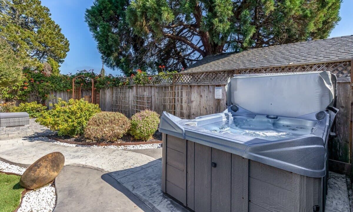 Photo of Others in Aptos