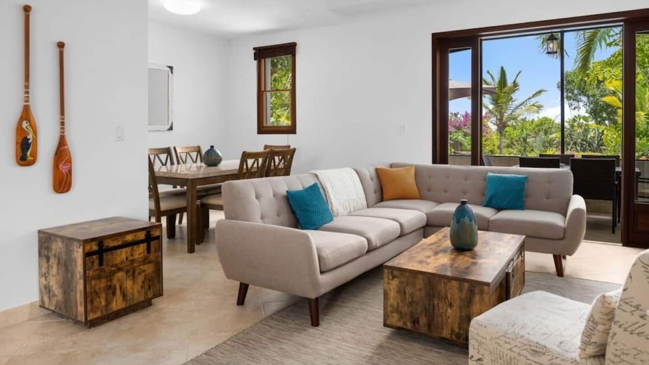 Photo of Livingroom in Leeward Settlement