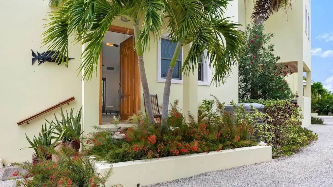 Photo of Outdoor in Leeward Settlement