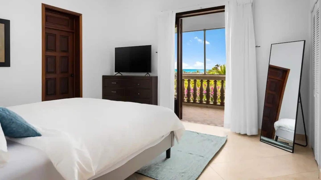 Photo of Bedroom in Leeward Settlement