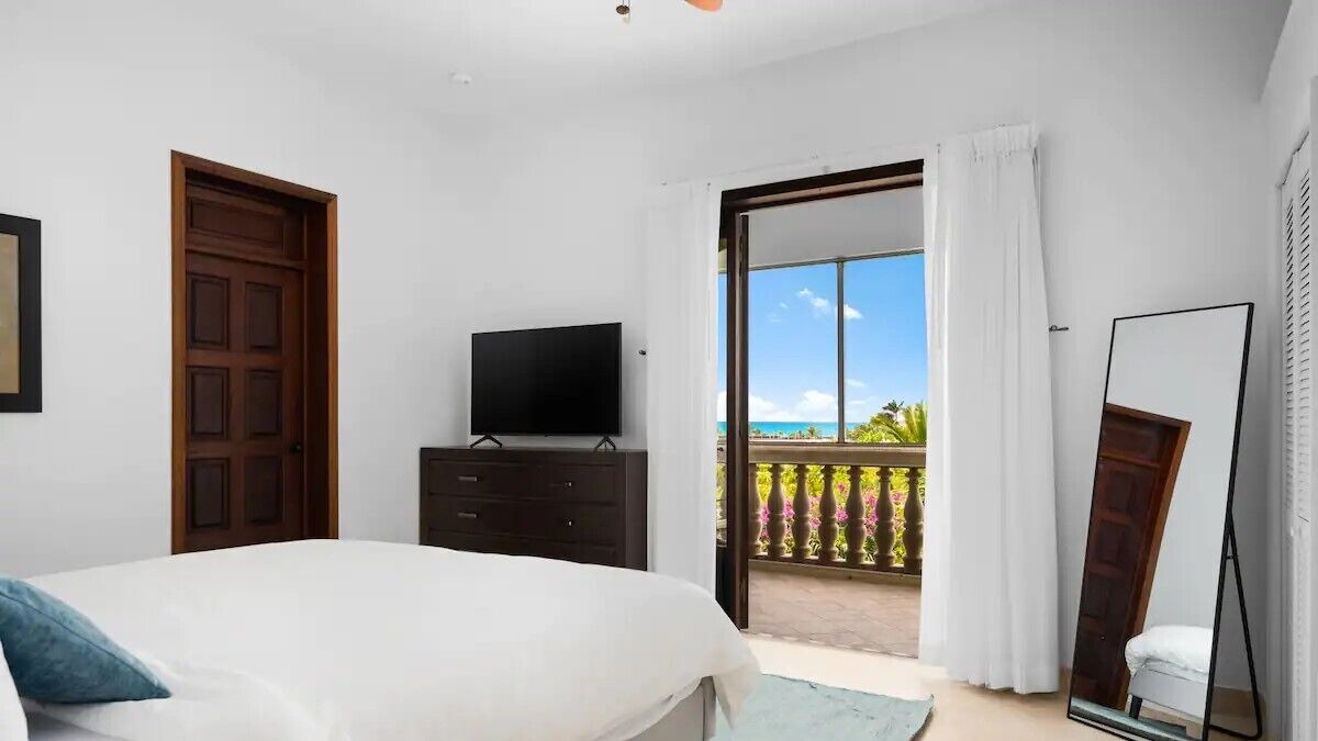 Photo of Bedroom in Leeward Settlement