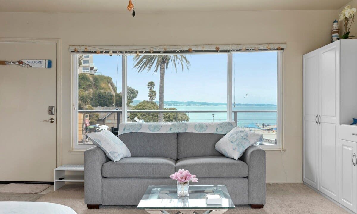 Photo of Livingroom in Capitola