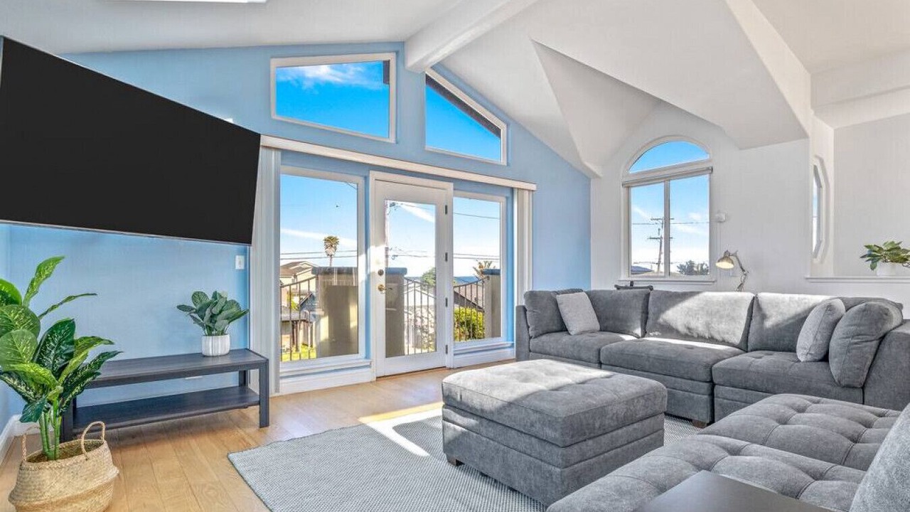 Photo of Livingroom in Opal Cliffs