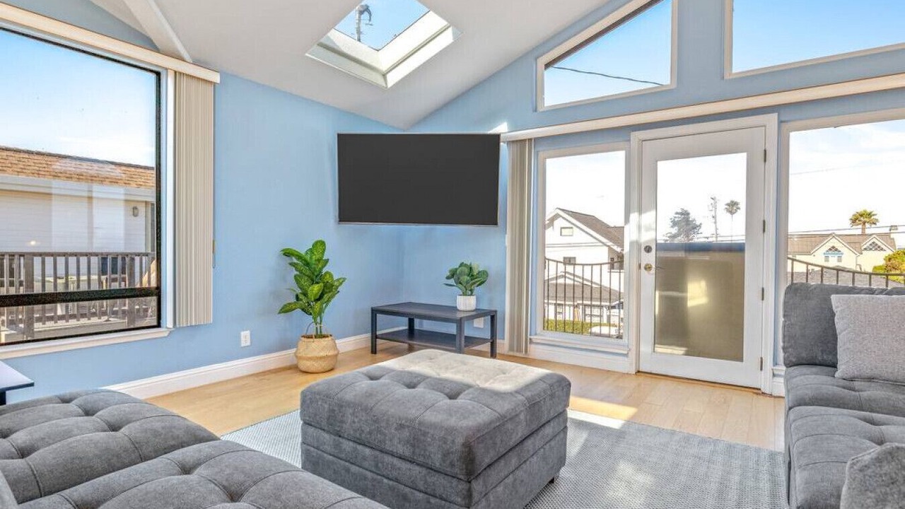 Photo of Livingroom in Opal Cliffs