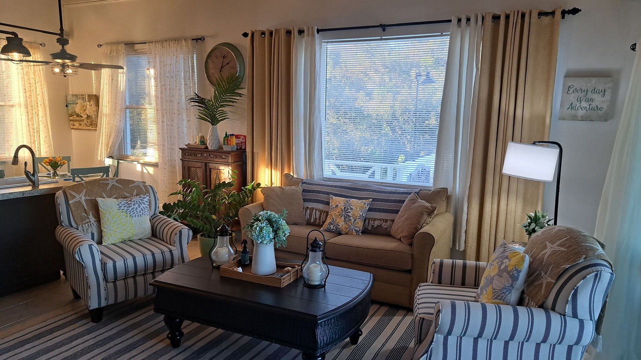 Photo of Livingroom in Venetian Road Settlement