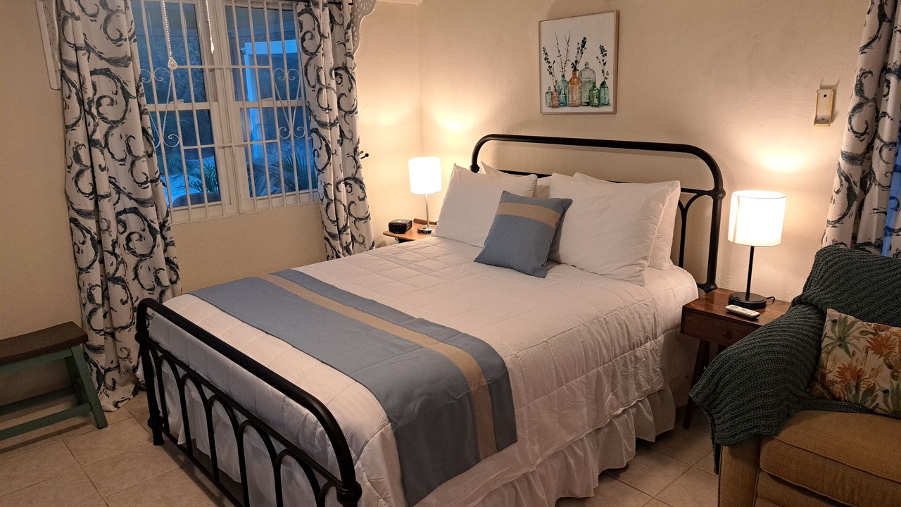 Photo of Bedroom in Venetian Road Settlement
