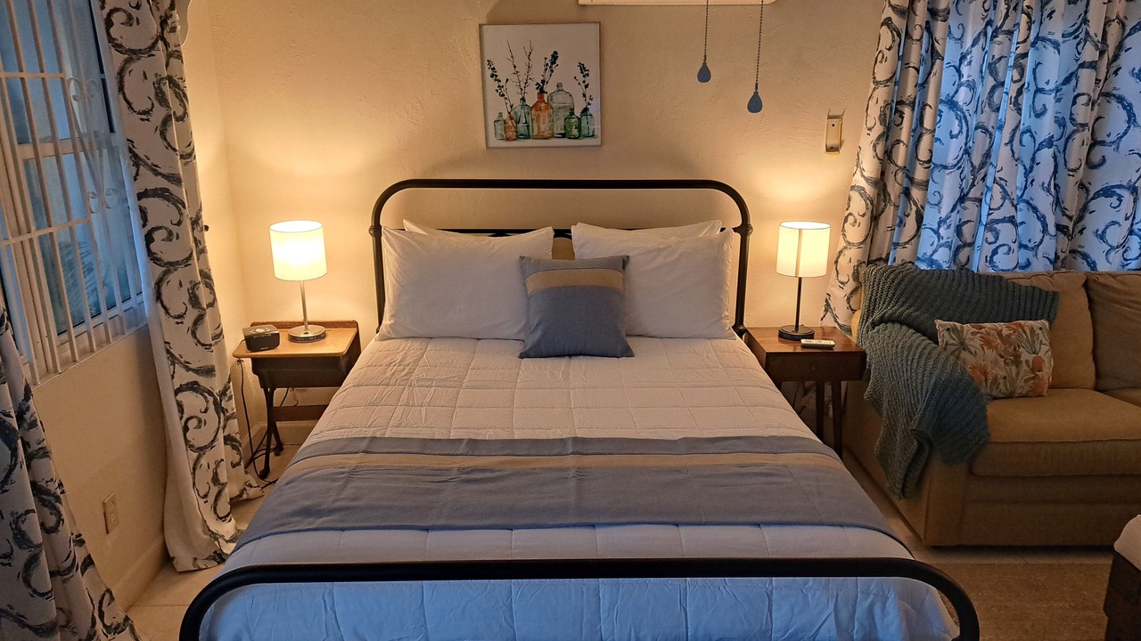 Photo of Bedroom in Venetian Road Settlement