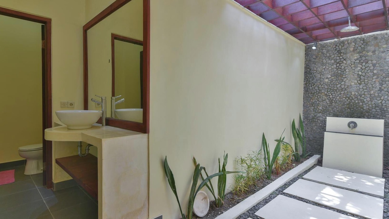 Photo of Bathroom in Kubutambahan
