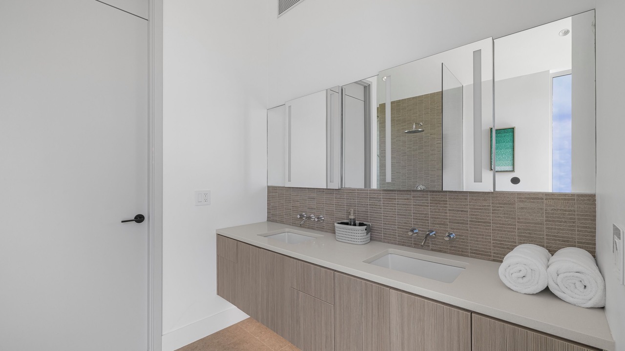 Photo of Bathroom in Leeward Settlement