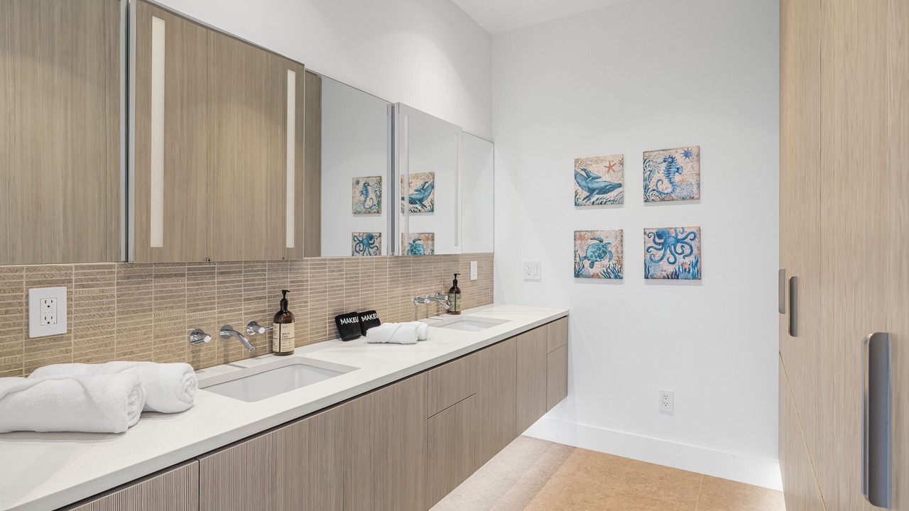 Photo of Bathroom in Leeward Settlement