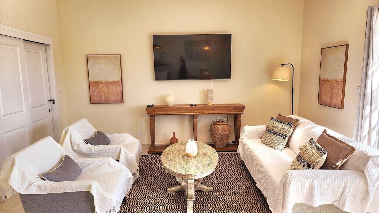 Photo of Livingroom in Grace Bay