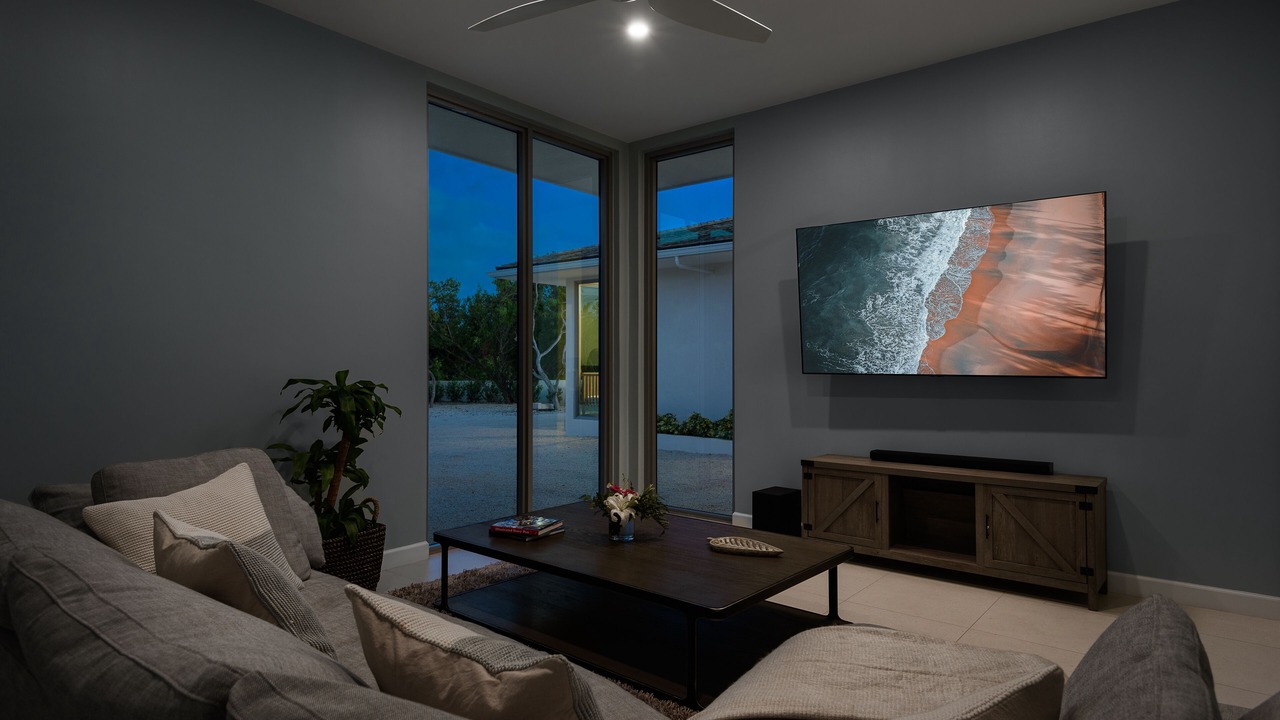 Photo of Livingroom in Leeward Settlement