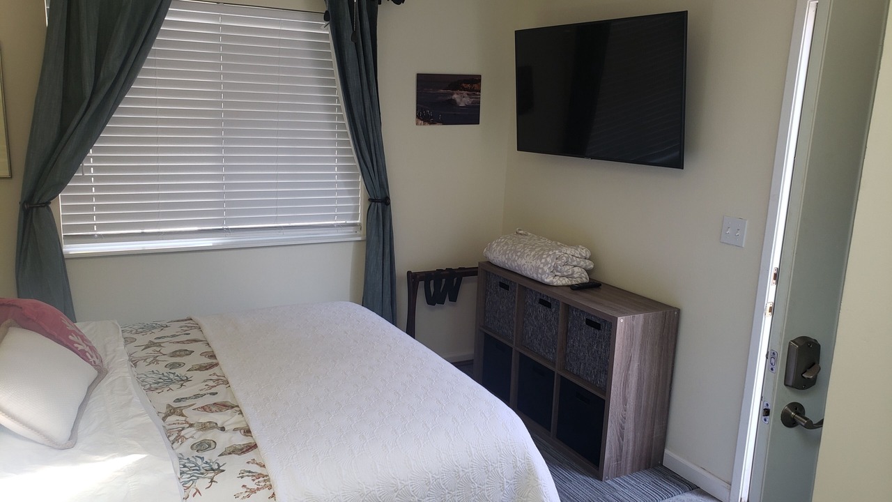Photo of Bedroom in Opal Cliffs