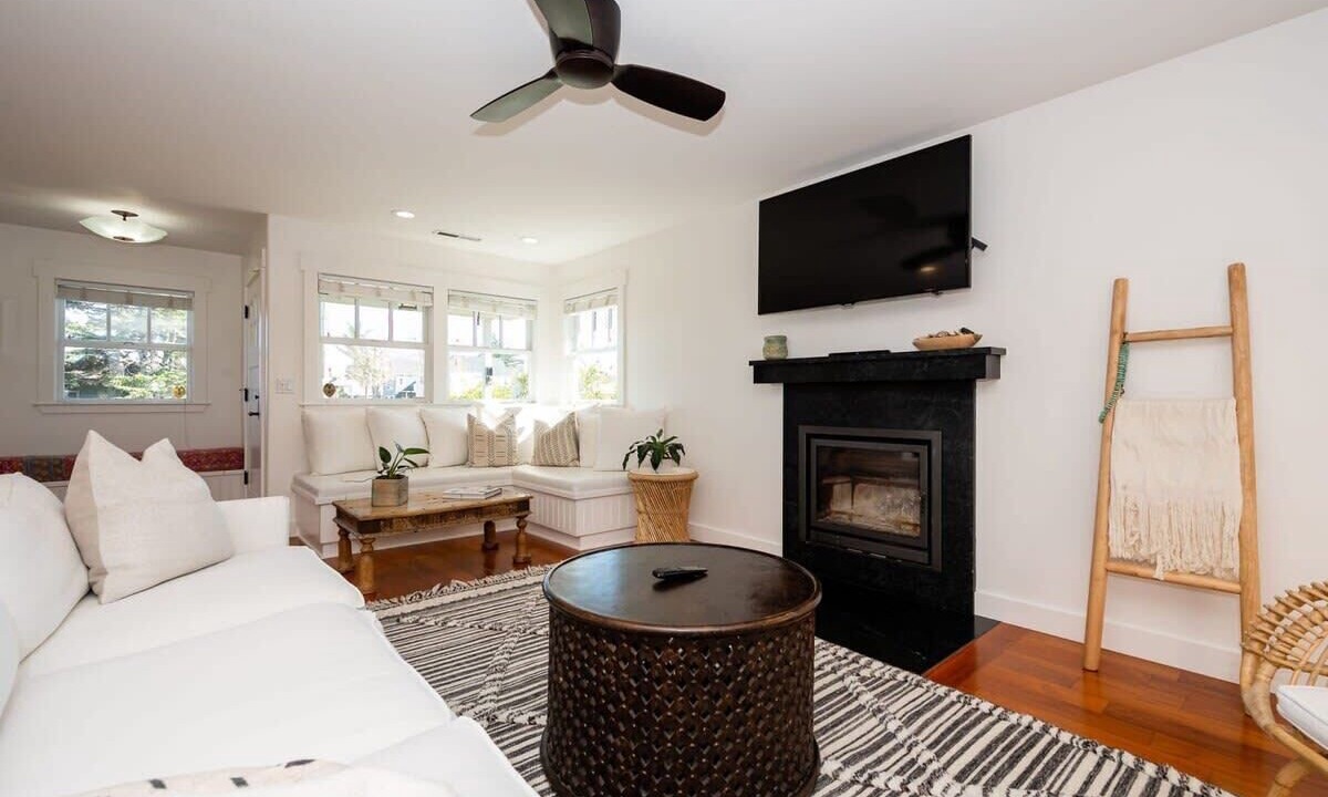 Photo of Livingroom in Westside Santa Cruz