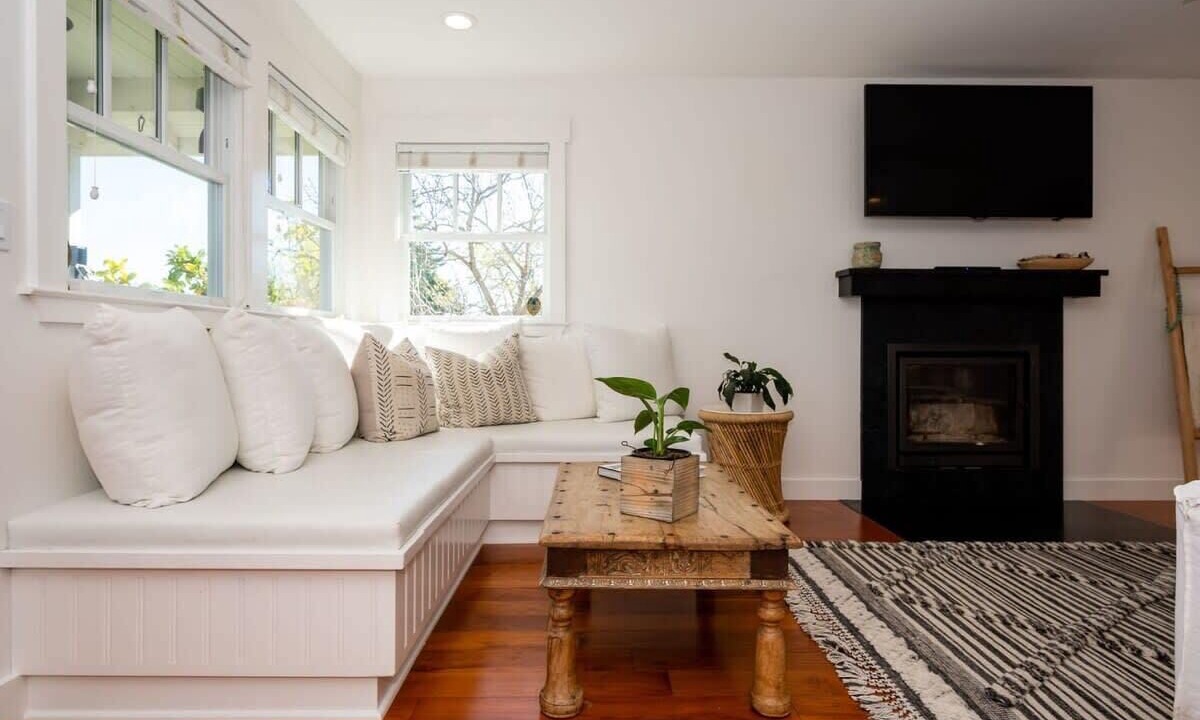 Photo of Livingroom in Westside Santa Cruz