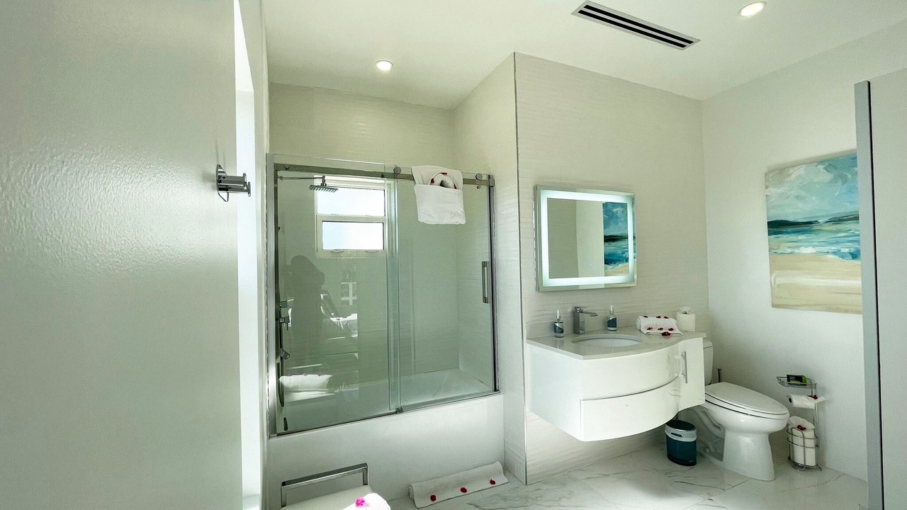 Photo of Bathroom in Discovery Bay