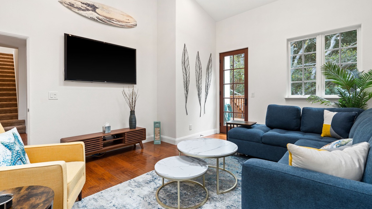 Photo of Livingroom in Eastside Santa Cruz