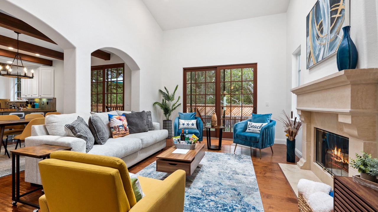 Photo of Livingroom in Eastside Santa Cruz