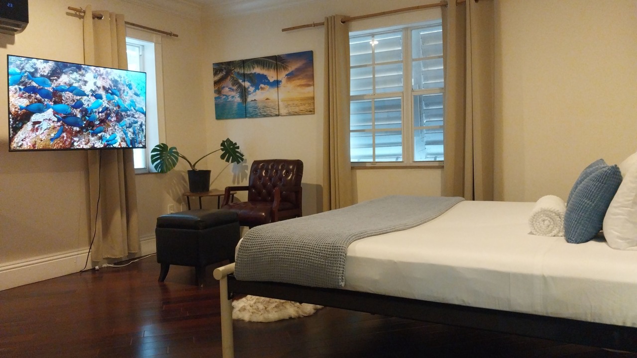 Photo of Bedroom in Leeward Settlement