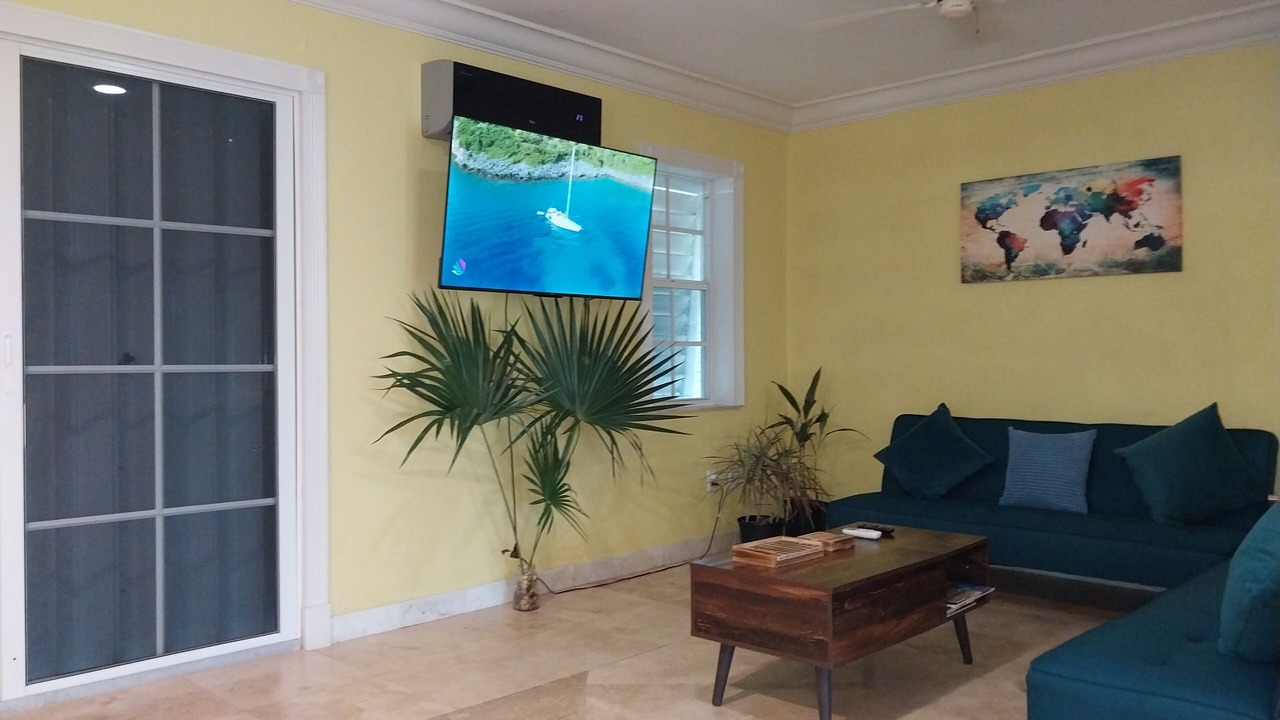 Photo of Bedroom in Leeward Settlement