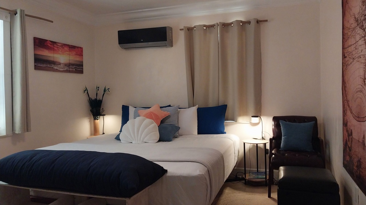 Photo of Bedroom in Leeward Settlement