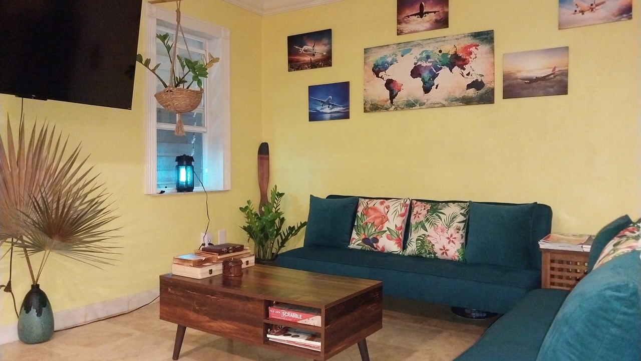 Photo of Livingroom in Leeward Settlement