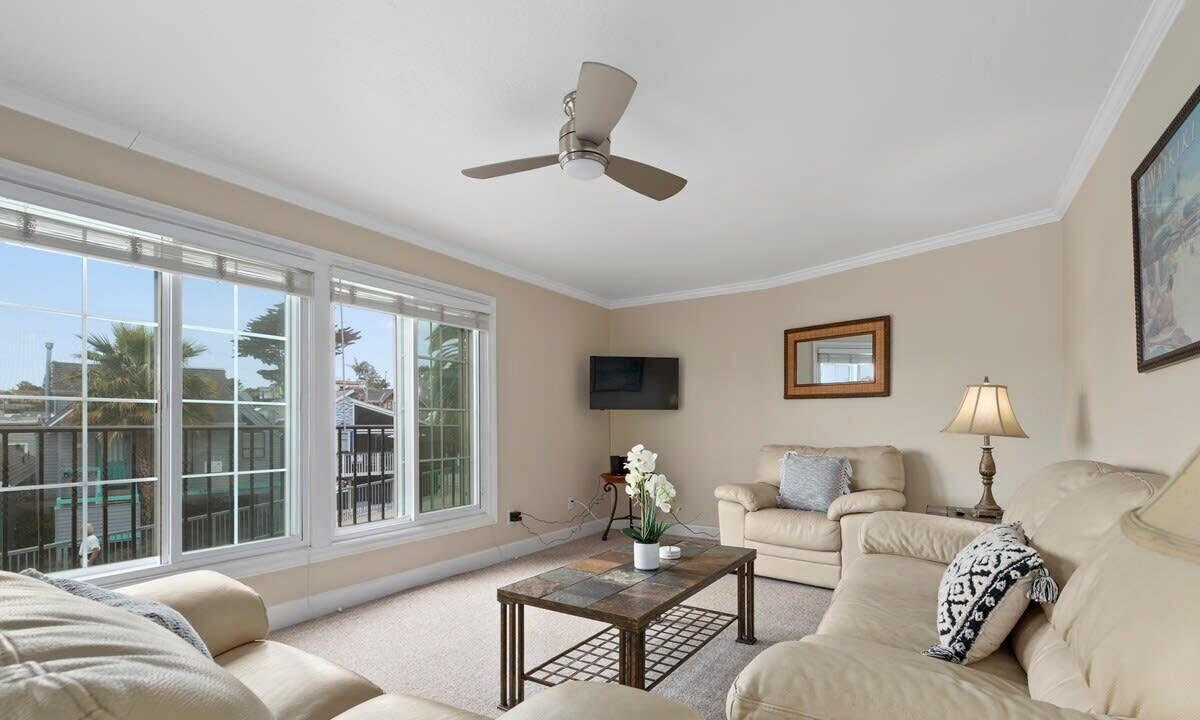Photo of Livingroom in Capitola