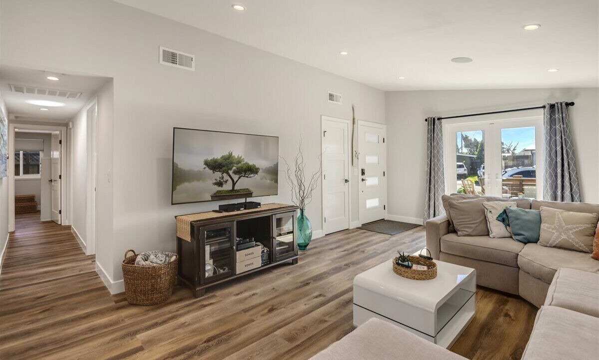 Photo of Livingroom in Westside Santa Cruz