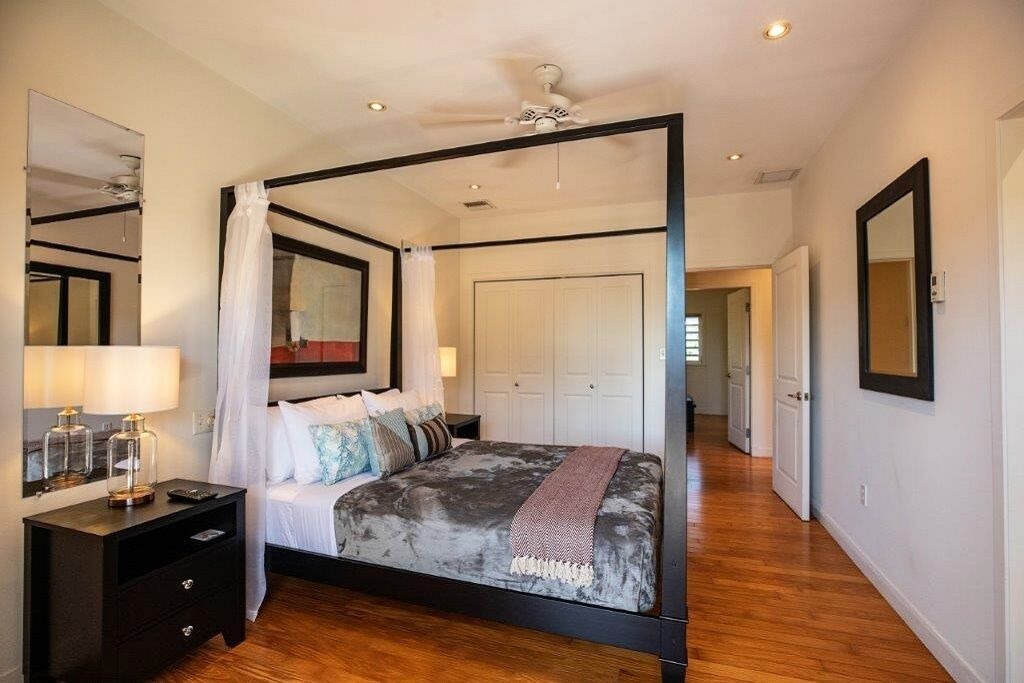 Photo of Bedroom in Venetian Road Settlement