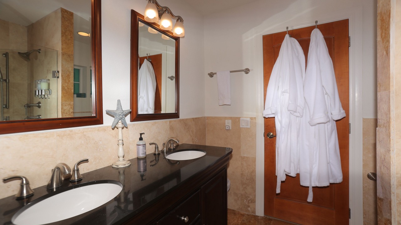Photo of Bathroom in Cockburn Town