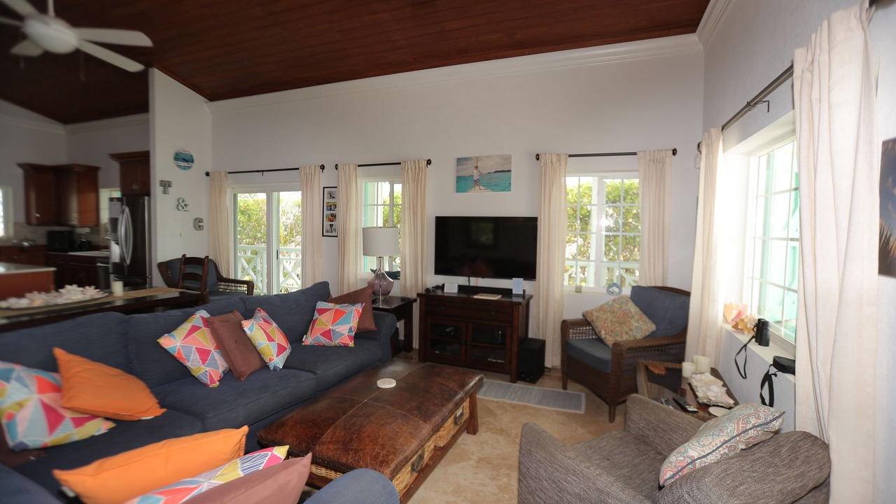 Photo of Livingroom in Cockburn Town