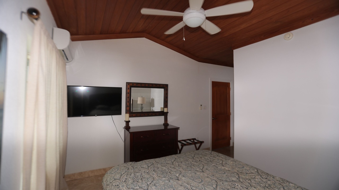 Photo of Bedroom in Cockburn Town