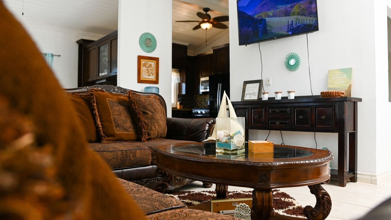 Photo of Livingroom in Discovery Bay