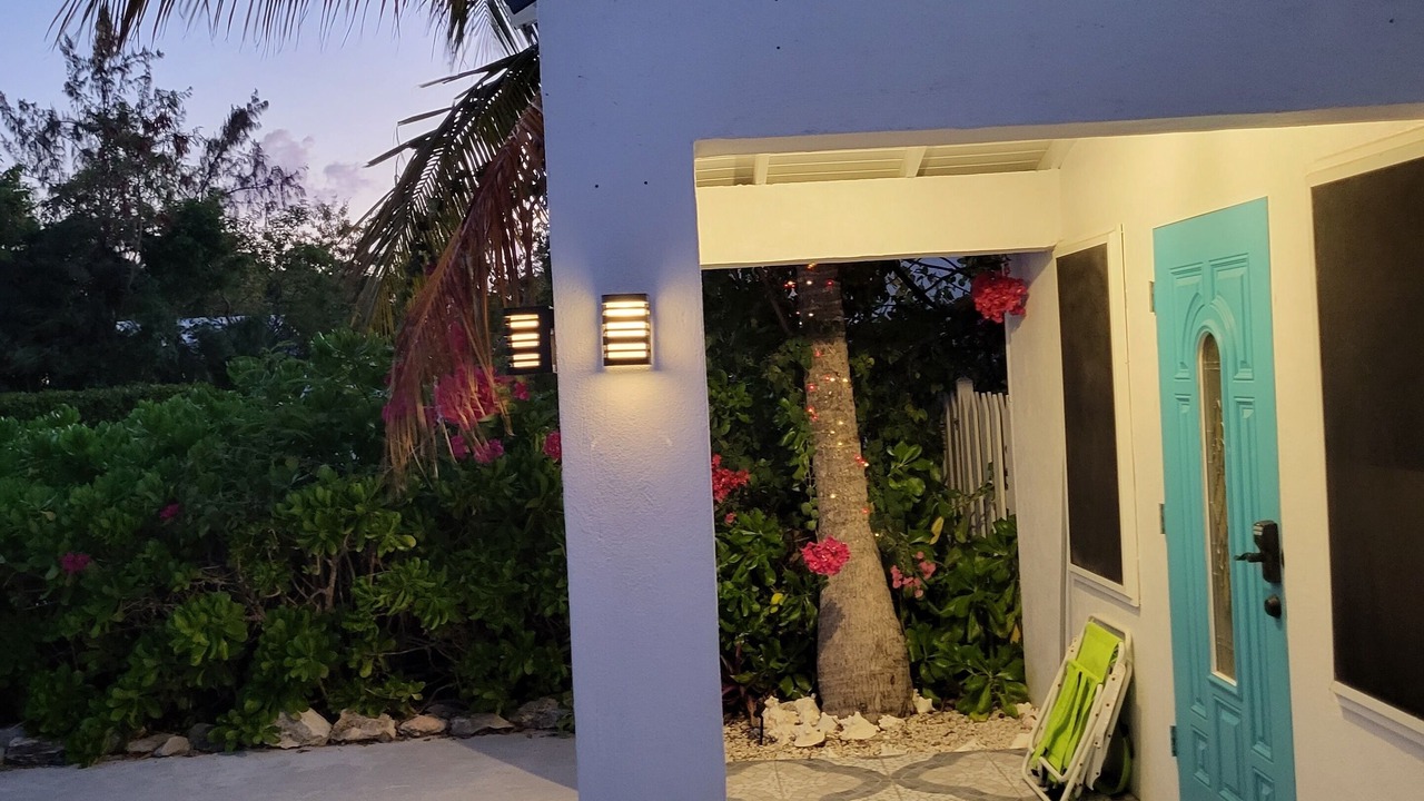 Photo of Patio Balcony in Leeward Settlement