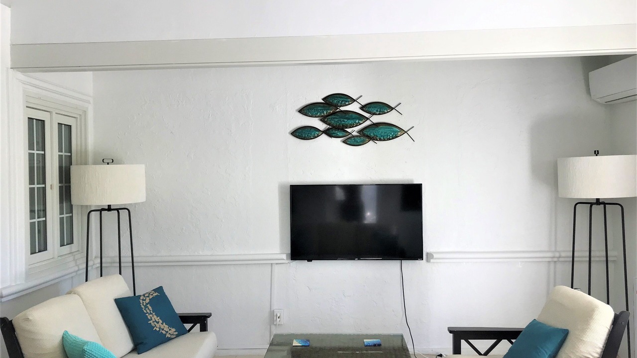 Photo of Livingroom in Leeward Settlement