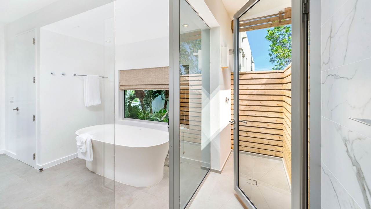 Photo of Bathroom in Long Bay Hills