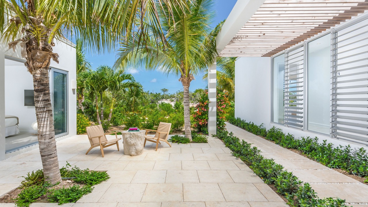 Photo of Patio Balcony in Long Bay Hills