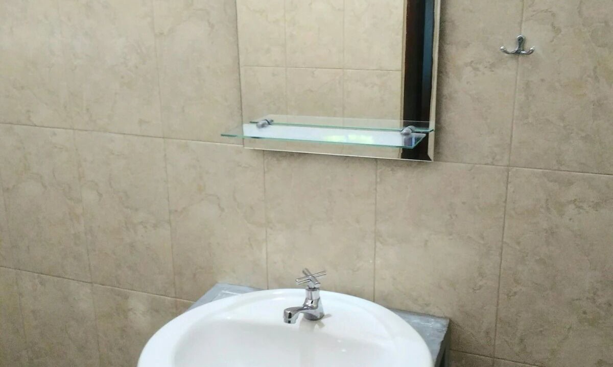 Photo of Bathroom in Mumbul