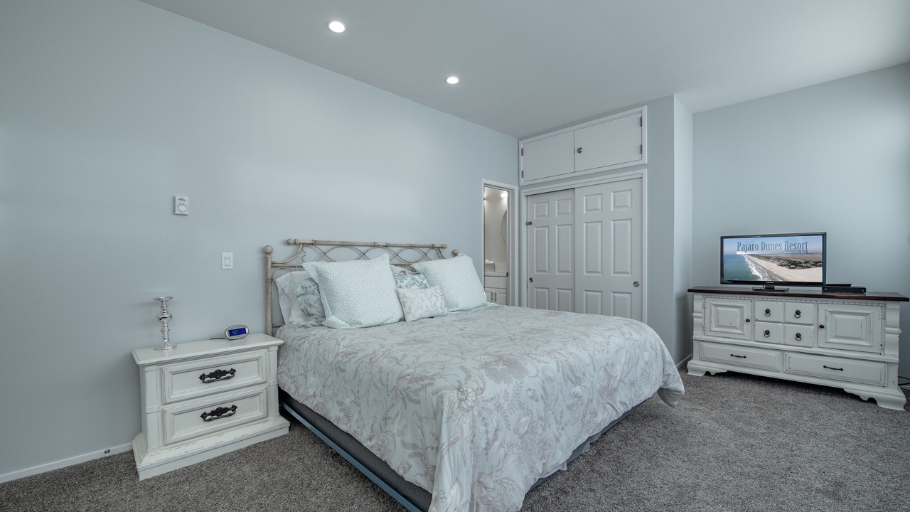 Photo of Bedroom in Pajaro Dunes
