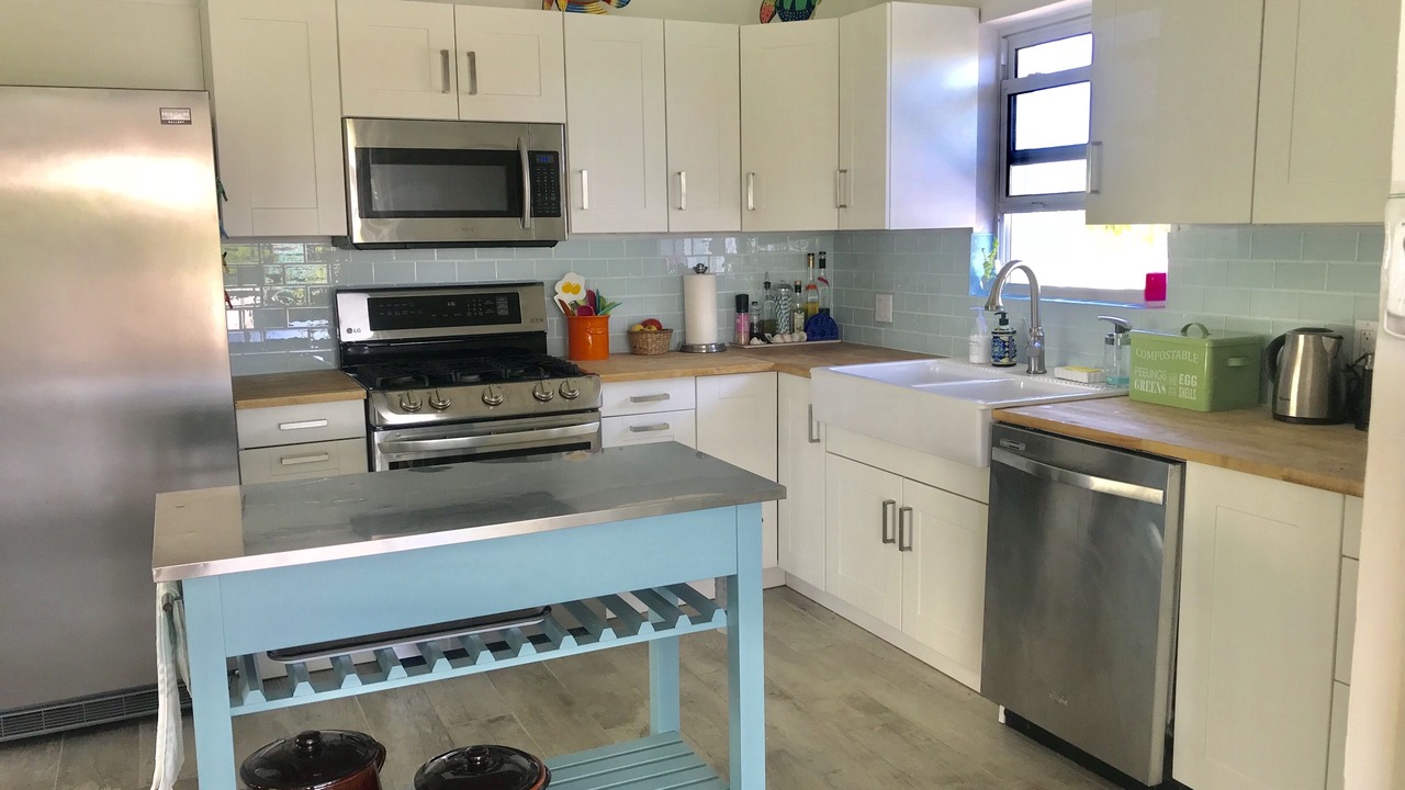 Photo of Kitchen in Cockburn Town