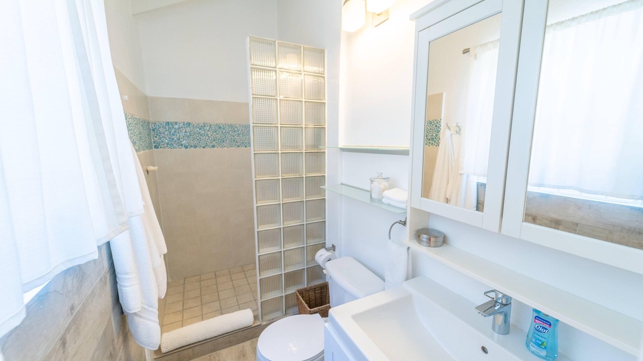 Photo of Bathroom in Cockburn Town