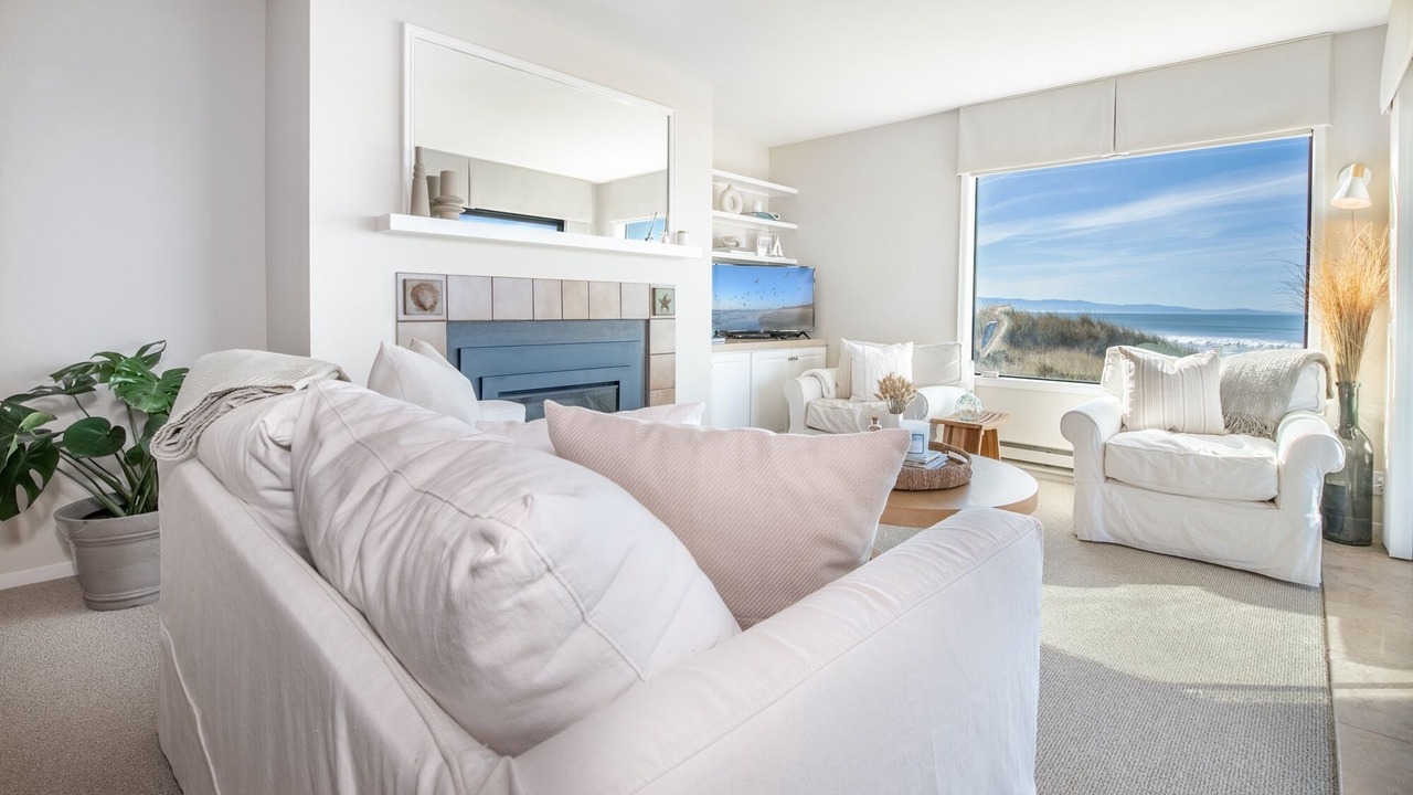 Photo of Livingroom in Pajaro Dunes