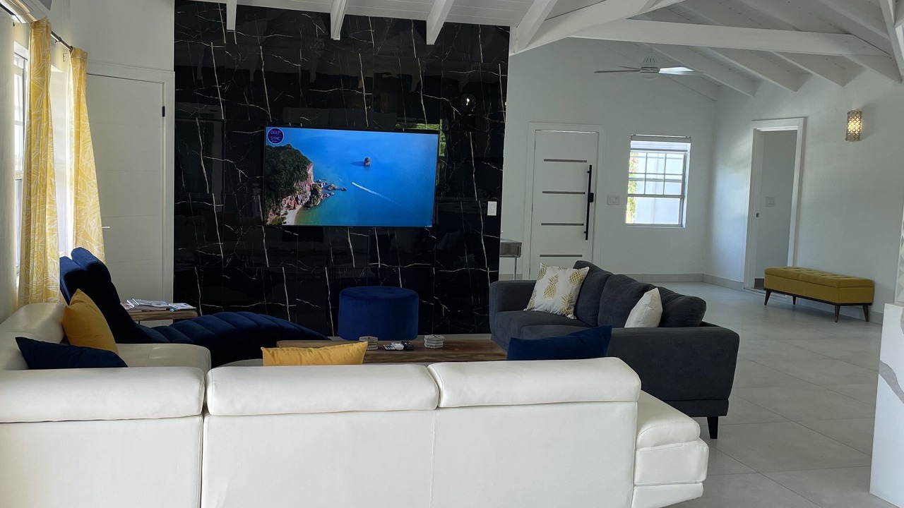 Photo of Livingroom in Grace Bay West