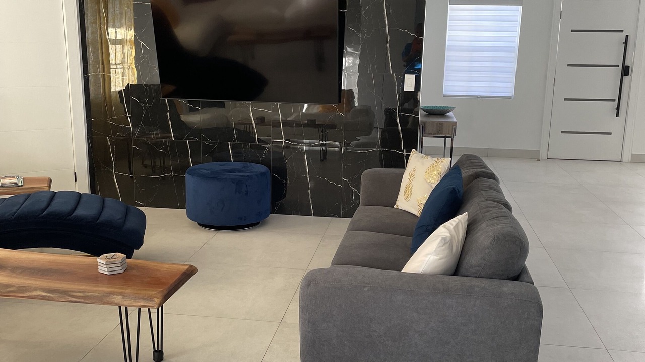 Photo of Livingroom in Grace Bay West