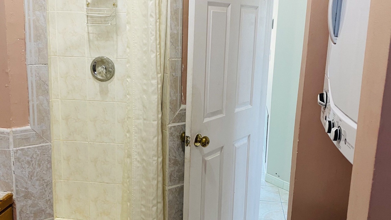 Photo of Bathroom in Leeward Settlement
