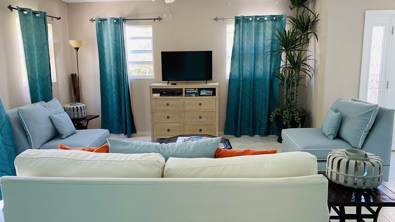 Photo of Livingroom in Leeward Settlement