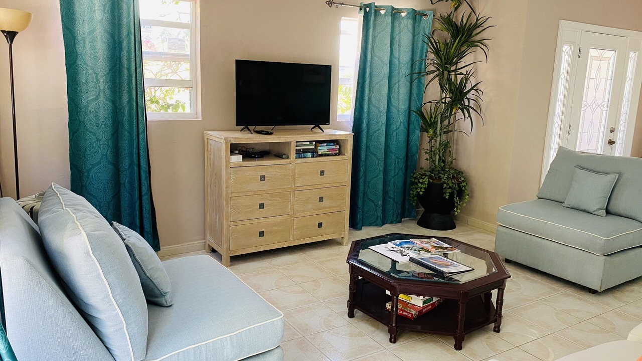 Photo of Livingroom in Leeward Settlement