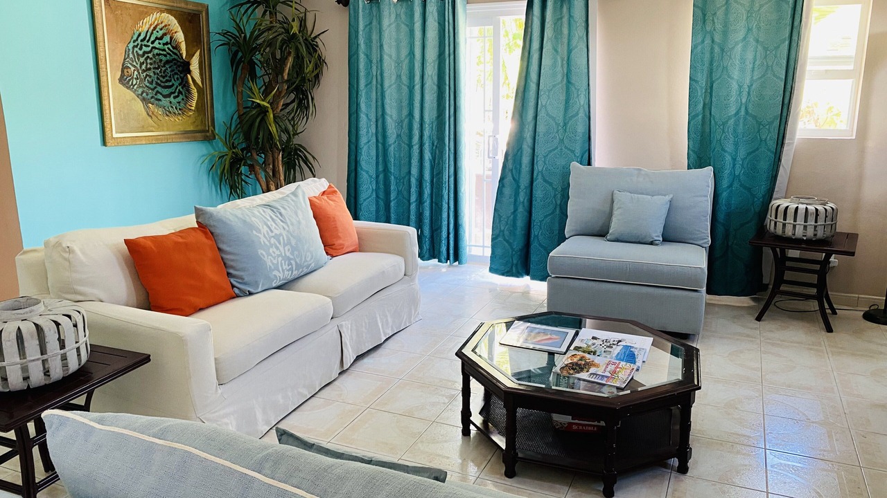 Photo of Livingroom in Leeward Settlement