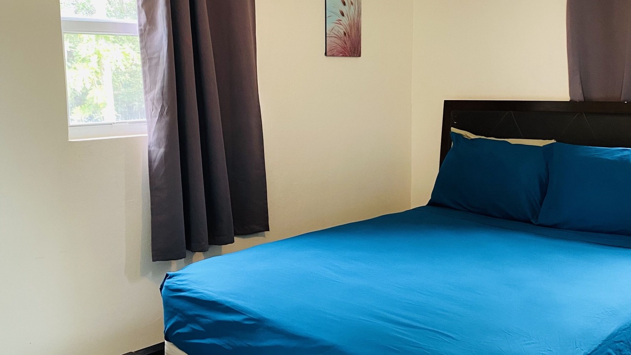 Photo of Bedroom in Leeward Settlement
